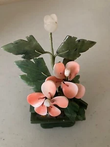 VINTAGE CHINESE JADE AND AGATE BONSAI FLOWER ARRANGEMENT IN GREEN JADE POT - Picture 1 of 5