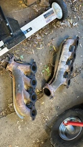 2003-2006 Chevrolet Silverado 2500HD Exhaust Manifold Right & Left 6.0 - Picture 1 of 4