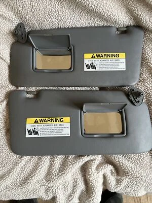 Conjunto de par de para-sol lateral para motorista e passageiro Honda CR-V 2005-2006 vinil cinza - Imagem 1 de 3