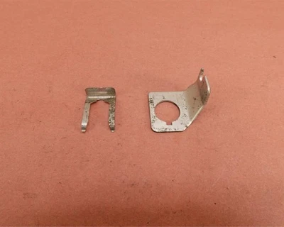 Soporte y clip de bloqueo de asiento trasero Suzuki SV650 2003-2008 Foto 1 de 4