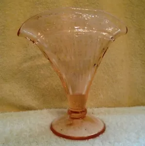Vintage Diamond Glass Pink Adam's Rib Fan Vase Line #900 6 3/8 Inches Tall - Picture 1 of 7