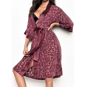 Victoria's Secret Morgenmantel Samt Blumen weinrot Größe M/L - Bild 1 von 6