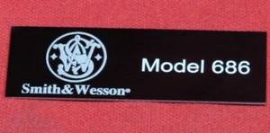 Smith & Wesson Modell 686 Vitrinenplakette  - Bild 1 von 2