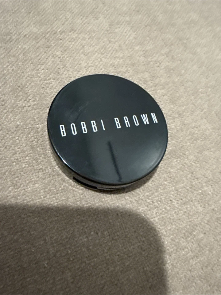 Polvo bronceador BOBBI BROWN - Golden Light - 0,080z/2,5 g MINI TALLA bronceador Foto 1 de 3