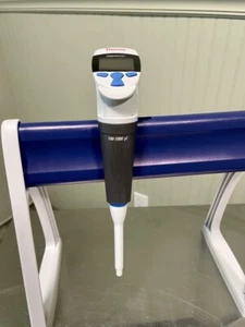 Thermo Scientific Electronic Finnpipette 100-1000ul - Picture 1 of 3
