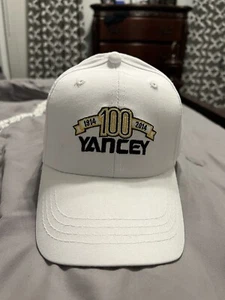 Yancey Bros Centennial 100 Year Celebration Hat White Adjustable Caterpillar Cat - Foto 1 di 4
