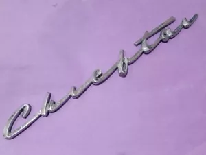 Bin36 Used 1950S PONTIAC CHIEFTAIN DIECAST METAL EMBLEM 524675 - Picture 1 of 4