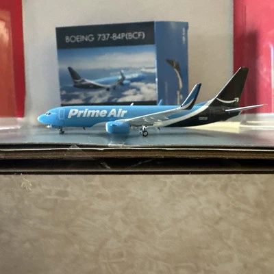 Avión de pasajeros comercial Phoenix modelo fundido a presión Prime Air B737-8F escala 400 N545RL Foto 1 de 4