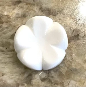 6 X 15.5mm White Plastic Rounded Floral Shank Shirt Dress Buttons Vintage Style - Picture 1 of 6