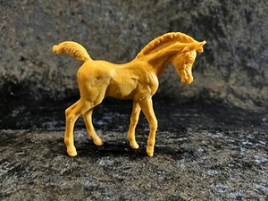 Oasis by Vicki Keeling Resin Horse - Picture 1 of 2