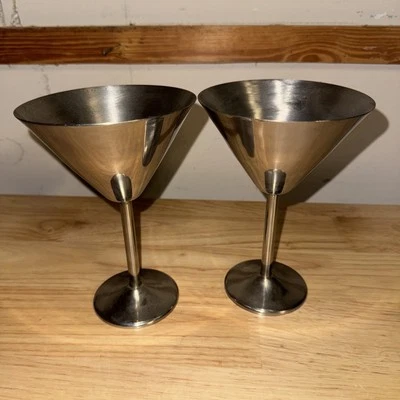  Juego de 2 vasos Martini de acero inoxidable con barra de metal Foto 1 de 3