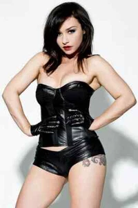 Danielle Harris Hot 4x6 Picture Celebrity Print - Picture 1 of 1