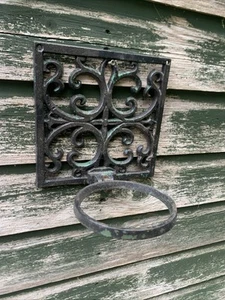 Vintage Cast Iron Decorative Wall Mounted Plant Pot Holder - Picture 1 of 6