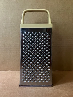 Rallador de Queso Caja Vintage con Mango Plástico Beige, Acero Inoxidable Hong Kong 9"Ht Foto 1 de 4