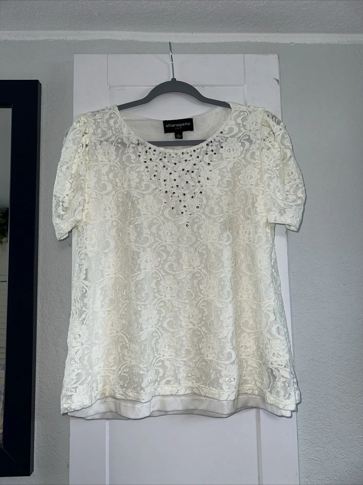 Top de encaje delicado para mujer Sharagano talla grande Foto 1 de 4