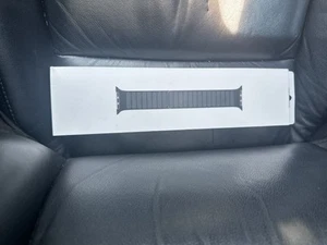 NEW Apple Genuine Leather Link Midnight Watch Band 45mm S/M Magnetic Closure - Zdjęcie 1 z 3