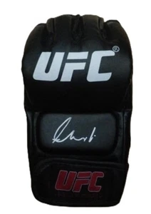 Guante Alexander Volkanovski UFC firmado/autografiado con certificado de autenticidad Beckett - Imagen 1 de 4