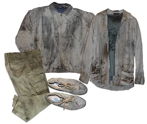 Costume zombie "Resident Evil: Afterlife" indossato sullo schermo con oggetti di scena premiere COA - Foto 1 di 6