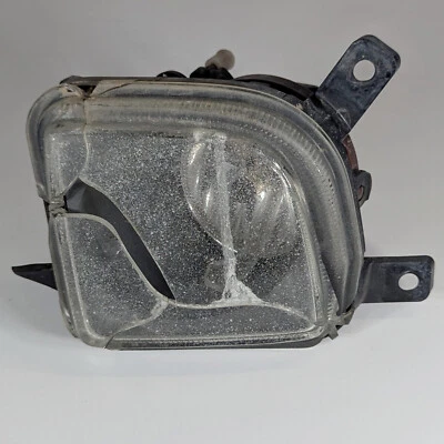 Lâmpada de neblina Chrysler Crossfire direita passageiro 1938200256 farol de neblina destro - Imagem 1 de 4