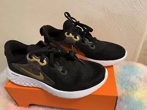 Nike Legend React SH GS Youth Athletics Sport Shoes Metallic Gold Black Size 2 - Picture 1 of 6