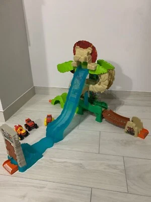 ISOLA DEGLI ANIMALI PLAYSET PISTA MACCHINE BLAZE FISHER PRICE - Immagine 1 di 2