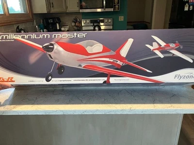 Flyzone Millennium Master avião de controle remoto - versão TxR com carregador, bateria de voo - Imagem 1 de 4