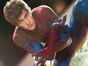 Andrew Garfield signed Amazing Spiderman 8X10 photo In Person. Proof - Picture 1 of 8