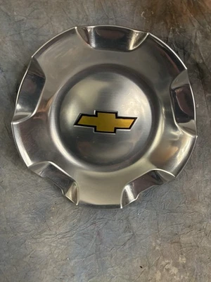 (1) 2007-2013 雪佛兰 Tahoe Silverado 雪崩原始设备制造商中心盖 9595152 — 第 1/4 张图片