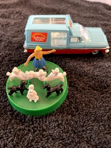 Corgi Toys Chipperfields Performing Poodles - Picture 1 of 4