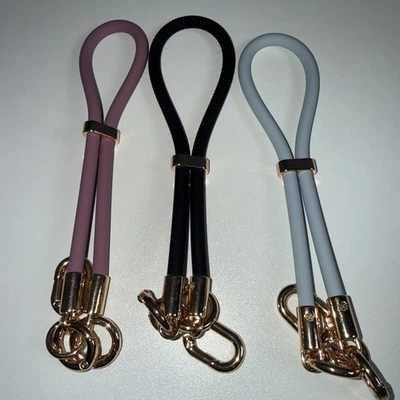 Correa de muñeca de silicona suave para teléfono celular - agarre cómodo, seguro y elegante. Foto 1 de 3