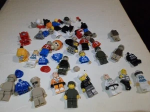 Lotto minifigure Lego assortite pezzi misti usate in ottime condizioni - Foto 1 di 5
