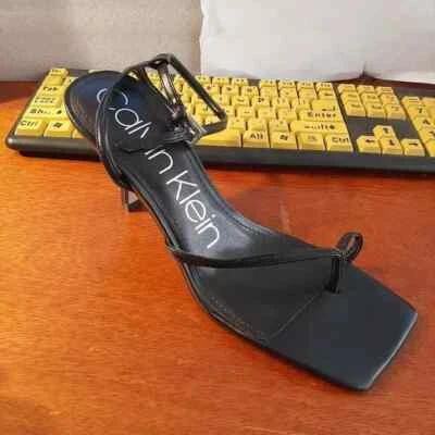 ¡NUEVO! Sandalia de tacón negra Calvin Klein Kcmillie para mujer talla 9,5 Foto 1 de 4