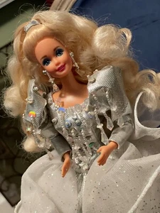 Happy Holidays 1992 Barbie Doll - Unboxed, with stand - Picture 1 of 3