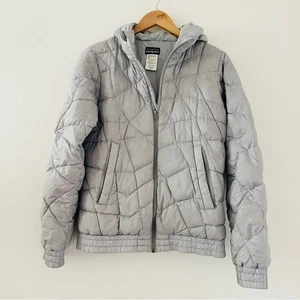 Chaqueta de plumón Patagonia Aliso para mujer plumón de ganso gris plateado mediana - Imagen 1 de 8