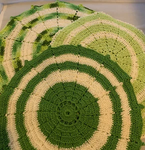 CROCHETED HOT PLATE TRIVET DOILY HANDMADE (SET OF 5) GREEN & WHITE - Imagen 1 de 7