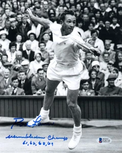 ROD LAVER SIGNED AUTOGRAPHED 8x10 PHOTO + WIMBLEDON WINNING YEARS BECKETT BAS - Picture 1 of 2