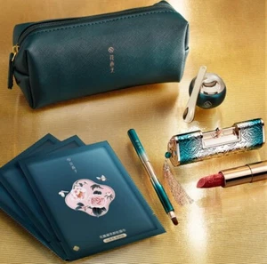 FLORASIS Kissed by Flora Skincare Makeup Lipcare Holiday Set for Everyday Use - Picture 1 of 11