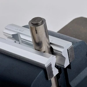 Dispositivo mascella rigida da tavolo magnetico visiera a V mascelle lega di alluminio - Foto 1 di 19