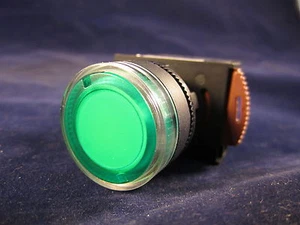 Interruptores de botón de cabezal de descarga GI NHD NLB30-F10 1a 220 ~ 240V verde - Imagen 1 de 1