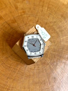 Orologio da polso meccanico sovietico vintage SLAVA 26 Jewels NUOVO - REVISIONATO- - Foto 1 di 13