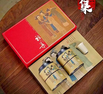 Gift bag with Box China canister two Red Tea with teacup-A tea lover gift bag - Image 1 of 3