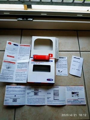 CHIAVETTA TIM INTERNET KEY 3G HSDPA OLIVETTI 200 - 14.4 Mbps - Immagine 1 di 4