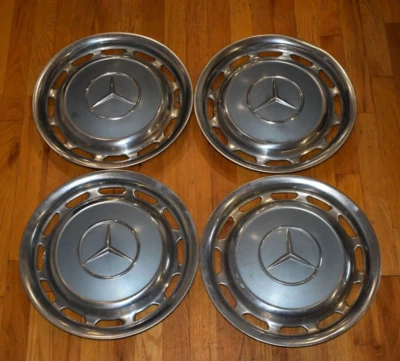 JUEGO DE 4 TAPACUBOS LLANTA MERCEDES-BENZ 220 1971 14" OEM Foto 1 de 4