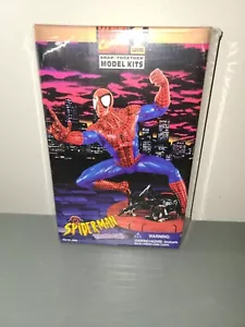 Spider-Man Marvel Comics Snap Together Model Kit Level 1 1996 New Factory Sealed - Picture 1 of 6
