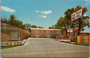 Vintage 1960s OTTAWA, Kansas Postcard "ROYAL MANOR MOTEL" Roadside / Unused - Picture 1 of 2