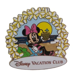Disney Pin 2010 DVC Minnie Mouse on Beach w/Beverage #82610 Trade Free Ship - Picture 1 of 12