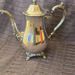 Cafetera Oneida plateada con tapa con bisagras con patas doble marca de león - Imagen 1 de 7