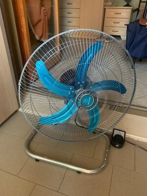 ventilatore da tavolo e con piantana - Immagine 1 di 4