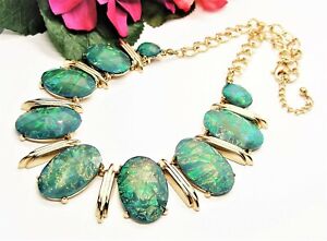 Pretty! Goldtone & Green Iridescent Foiled Oval Acrylic Stones Necklace!