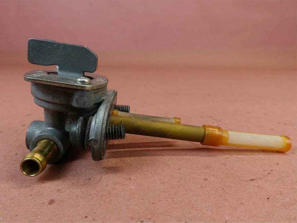 Yamaha V Star 650 XVS650 1998-2015 tanque de gasolina llave de combustible Foto 1 de 4